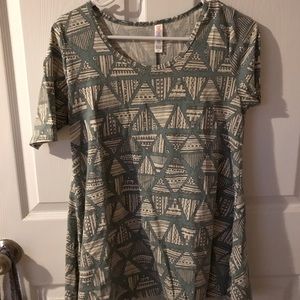 LuLaRoe shirt